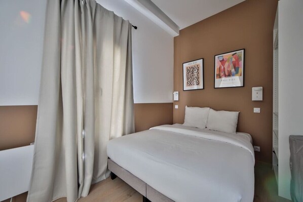 1 chambre, fer et planche à repasser, Wi-Fi gratuit, draps fournis