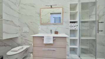 SĂšche-cheveux, serviettes fournies