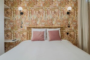 1 slaapkamer, een strijkplank/strijkijzer, reisbedje, wifi