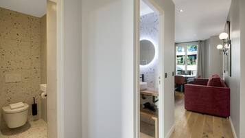 SĂšche-cheveux, serviettes fournies