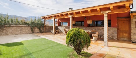 屋外ダイニングエリア