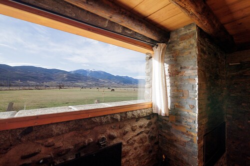 Chalet 'Can Ricart' with Private Terrace, Wi-Fi and Air Conditioning