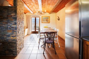 Dining - Chalet 'Masia D'en Cot' with Wi-Fi and Air Conditioning (Puigcerdá)