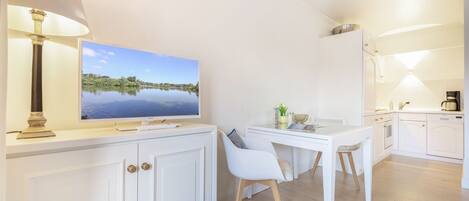 Réfrigérateur, four, plaque de cuisson, lave-vaisselle