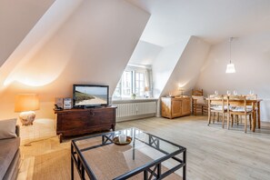 Fernseher, Stereoanlage