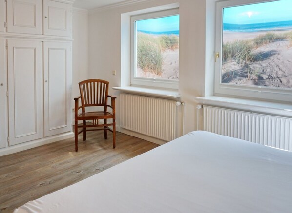 3 bedrooms, iron/ironing board, WiFi, bed sheets - Süderhof App. 14 - Süderhof 14 - im Südwesten von Keitum Gelegenes Reetgedecktes Haus (Sylt)
