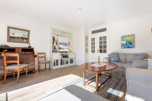 Tv, dvd-spelare och en stereo