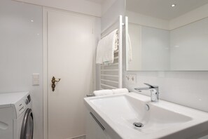 Unclassified image, 2 of 30, button - Moers - Moers - Wohnen Unter Reet im Herzen von Keitum (Sylt)