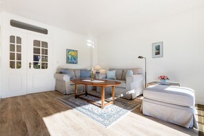 TV, DVD player, aparelho de som