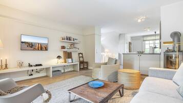 Téléviseur, foyer, chaîne audio