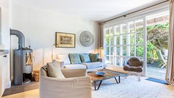 Téléviseur, foyer, chaîne audio