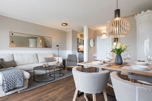 صورة غير مصنفة، 2 من 46، زرّ