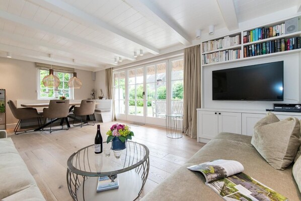 电视、DVD 播放器、立体声音响