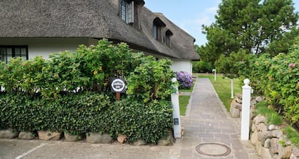 Sharky Bay - Die Reetgedeckte, Gepflegte Anlage Liegt auf Einem ca. 2000 m² Großem Grundstück