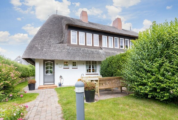 Exterior - Hingstwai 12 - Hingstwai 12 - Objekt in Ost-/ Süd-/ Westlage Bietet Platz für die Ganze Familie (Sylt-Ost)
