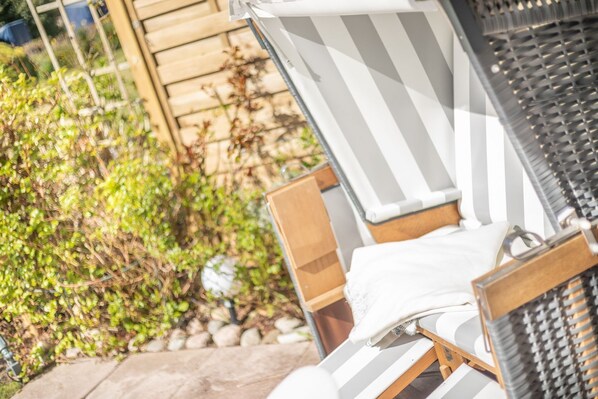 Unclassified image, 1 of 17, button