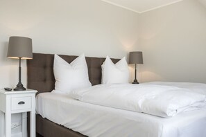 3 slaapkamers, een kluis op de kamer, een strijkplank/strijkijzer, wifi