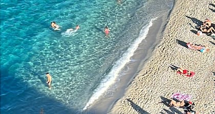 Villa 'Edith' with Sea View, Shared Pool and Air Conditioning