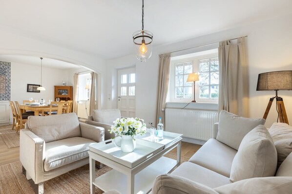 Fernseher, Stereoanlage