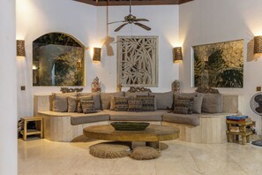 Luxury Villa | Living room | Flat-screen TV