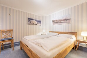 2 Schlafzimmer, Zimmersafe, Bügeleisen/Bügelbrett, WLAN