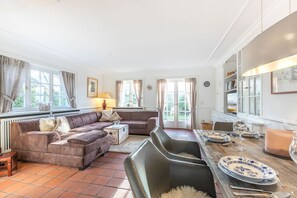 Uklassifisert bilde, 3 av 28, knapp