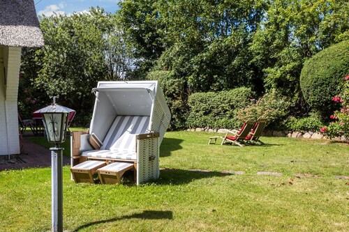 Fienchen - Fienchen - reetgedecktes Haus, schön gestalteter Garten im