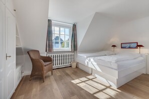 3 bedrooms, in-room safe, iron/ironing board, WiFi - Fienchen - Fienchen - Reetgedecktes Haus, Schön Gestalteter Garten im Südwestteil des Ortes (Sylt-Ost)