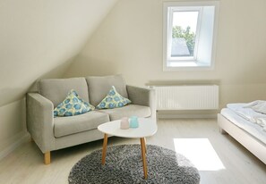 TV, DVD player, stereo - Henning - Reihenendhaus mit ca. 120 m², Bietet Zwei bis Sechs Personen Platz (Sylt-Ost)