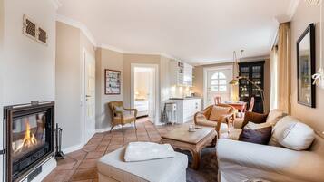 Téléviseur, foyer, chaîne audio