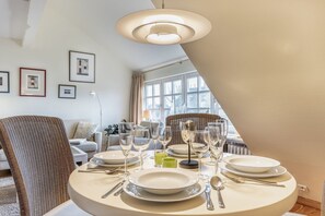 Dining - Elbe, Wohnung Nr. 8 - Haus Elbe - Liebevoll Ausgestattete Obergeschoss-wohnung Unter Reet (Sylt-Ost)