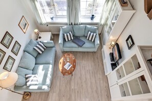 صورة غير مصنفة، 2 من 21، زرّ