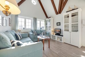 TV, DVD-spiller og stereoanlegg