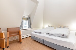 2 bedrooms, in-room safe, iron/ironing board, WiFi