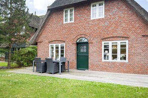 Outdoor dining - Seepferdchen - Seepferdchen - Großzügig Geschnittene Wohnung Über Zwei Ebenen (Sylt-Ost)