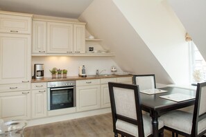 Refrigerador, horno, parrilla de estufa y lavavajillas 