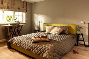 Unclassified image, 5 of 20, button