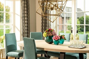 Unclassified image, 3 of 20, button