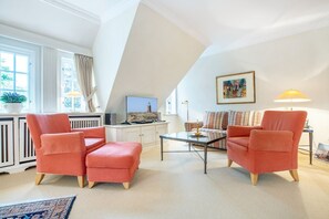 TV, DVD-spiller og stereoanlegg