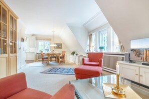 TV, DVD-spiller og stereoanlegg