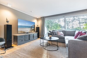 Nicht klassifiziertes Bild, 2 von 33, Schaltfläche