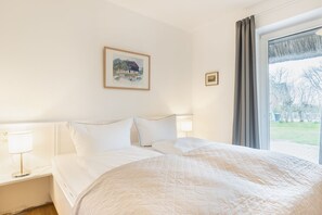 2 chambres, fer et planche à repasser, Wi-Fi, draps fournis