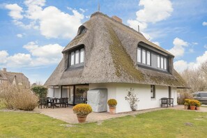 Unclassified image, 4 of 21, button