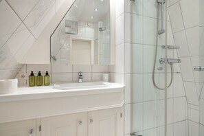 Unclassified image, 5 of 21, button