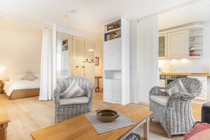 1 chambre, fer et planche à repasser, Wi-Fi, draps fournis