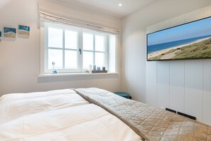 3 Schlafzimmer, Schreibtisch, Bügeleisen/Bügelbrett, WLAN