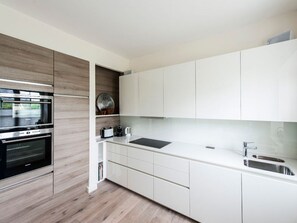 Fridge, oven, stovetop, dishwasher - Haidewai - Ehemaliges Offiziershaus in Hörnum auf Einer Düne für bis zu 5 Personen (Hörnum (Sylt))