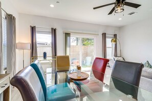 Dining - Modern Houston Retreat w/ Patio, 11 Mi to Dtwn (Houston)