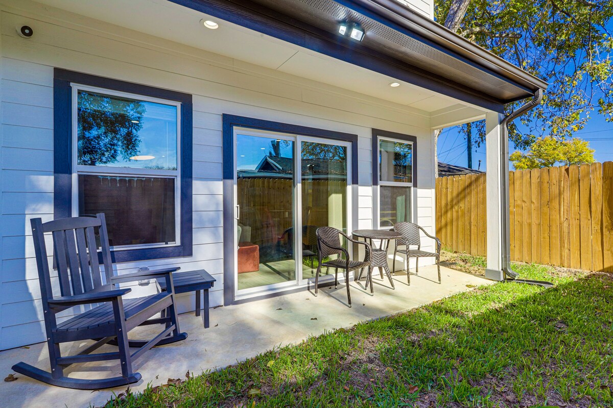 Photo 3 of Modern Houston Retreat w/ Patio, 11 Mi to Dtwn