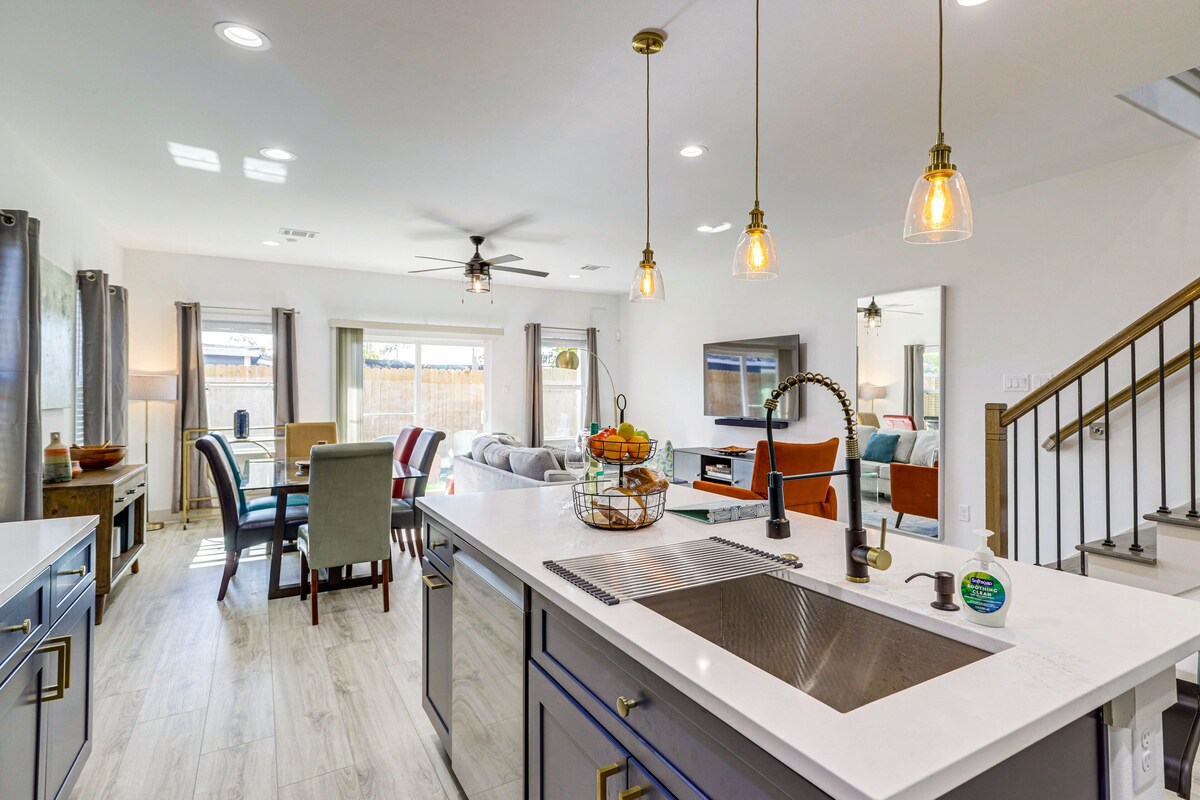 Photo 9 of Modern Houston Retreat w/ Patio, 11 Mi to Dtwn